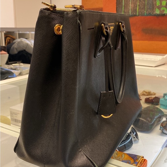 Prada Black Saffiano Leather Medium Double Zip Tote - Picture 4 of 9